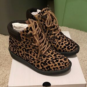 Blowfish kids size 1 boots